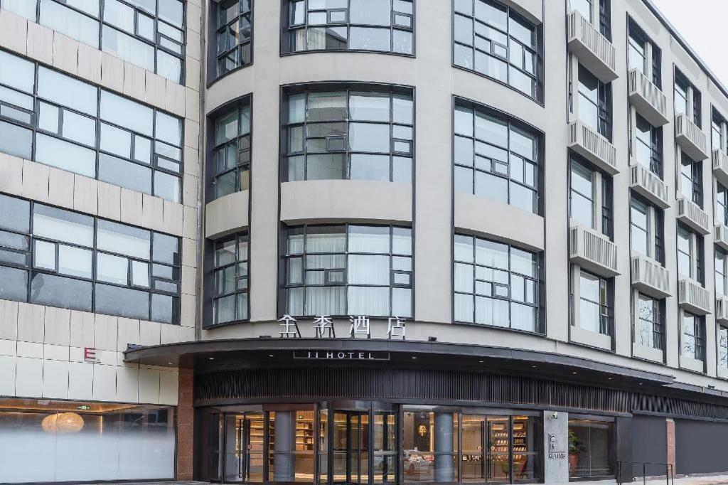 Ji Hutai Road Hotel 3*